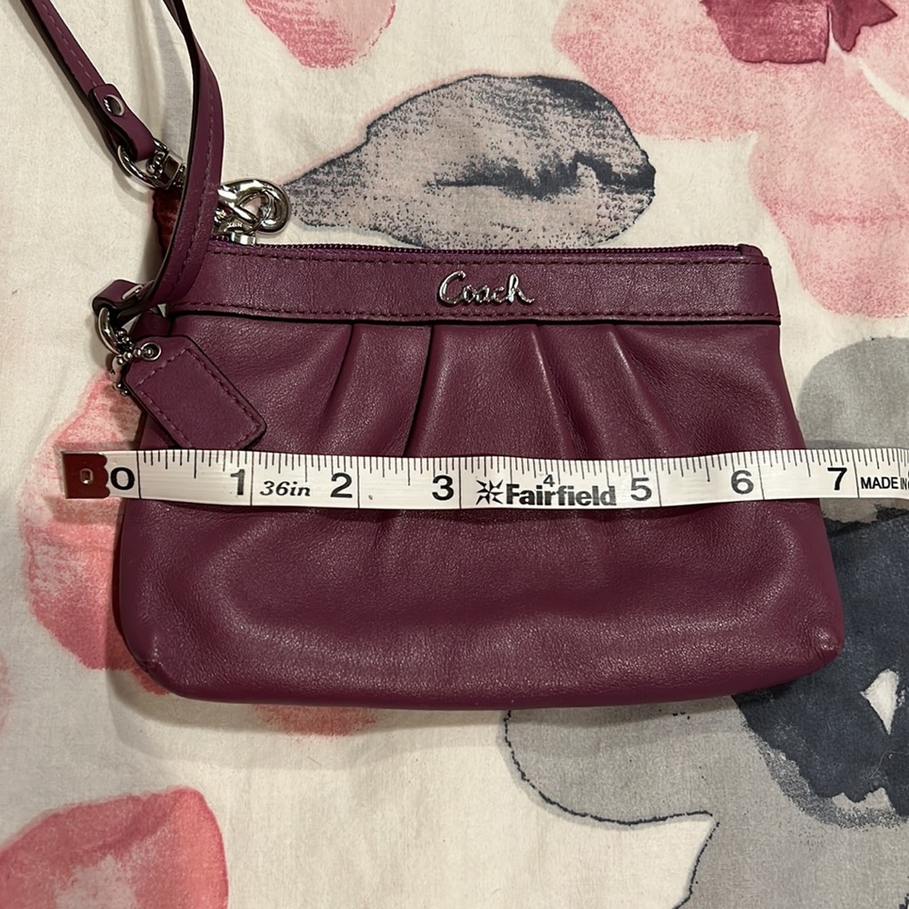 Super cute Purple Coach Wristlet - Picture 5 of 8